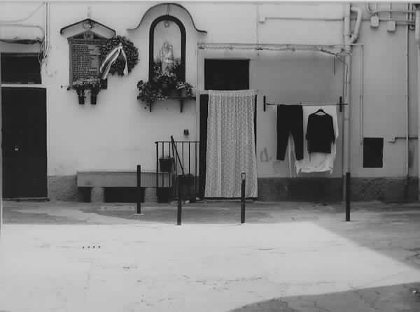 Cortile di Via Tofane 5. Lapide commemorativa_html_705c6e6f